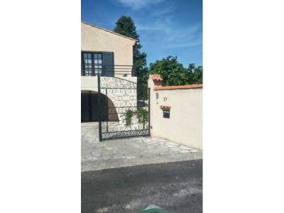 photo1